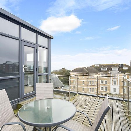 Апартаменты Westcliff Penthouse With Sea Views And Balcony Борнмут Экстерьер фото